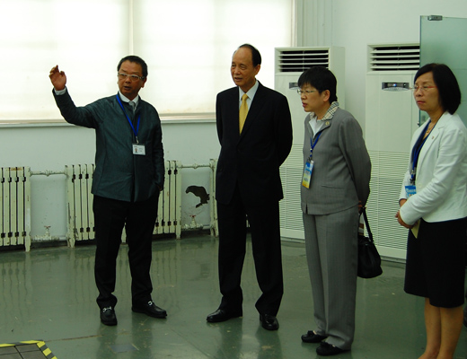 2013年7月16日，台湾海基会董事长林中森一行来我公司参观访问