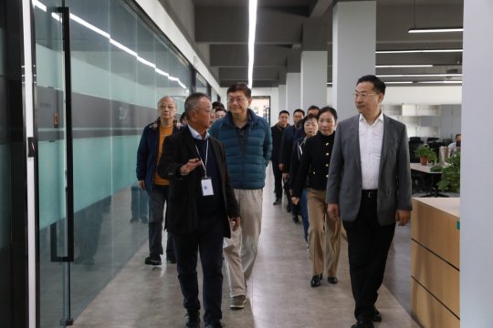 我司热情接待杜紫军一行,共话新能源汽车设计新未来